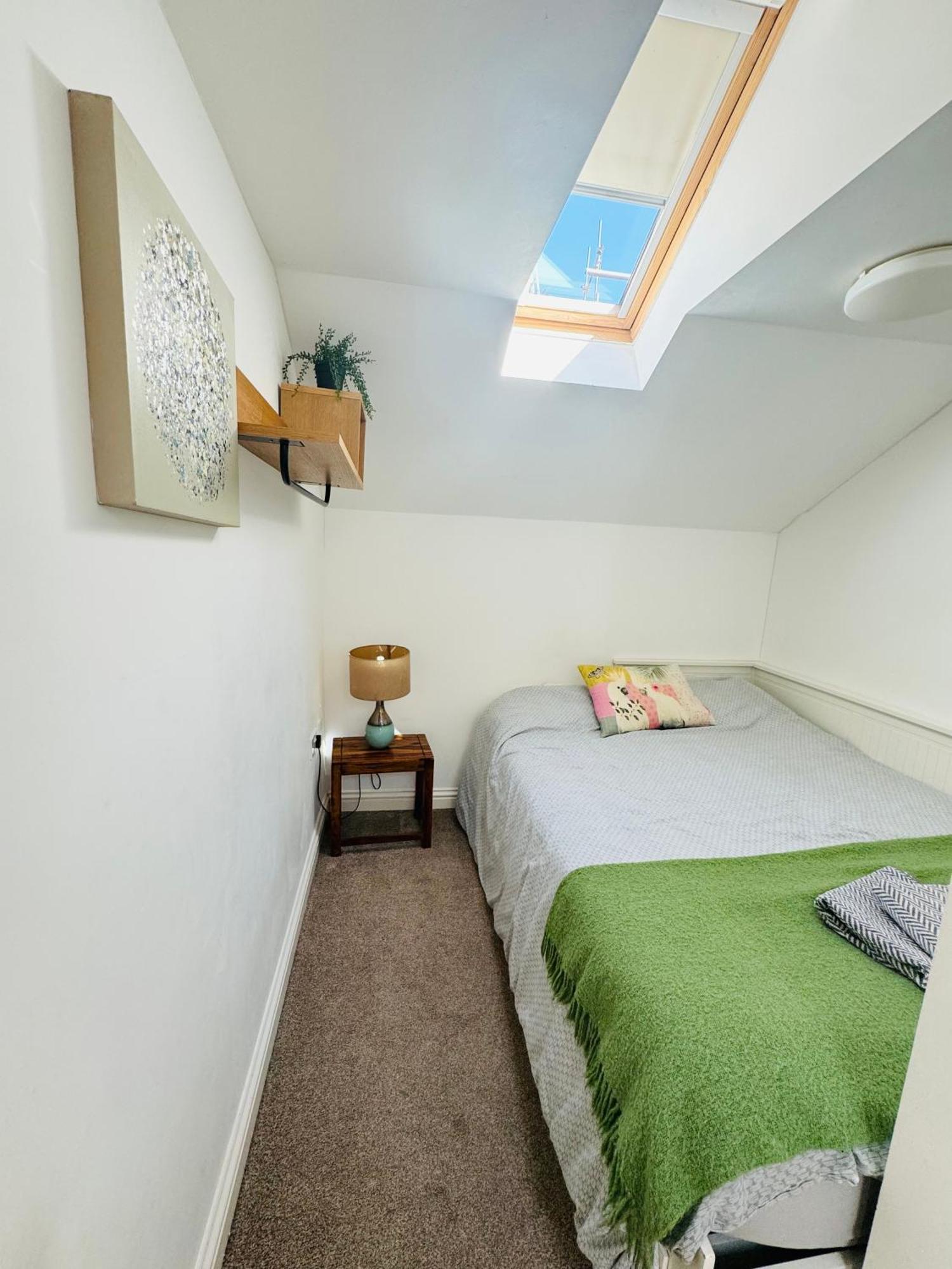 Stylish Modern Mews House In Central St Leonards Хейстингс Екстериор снимка