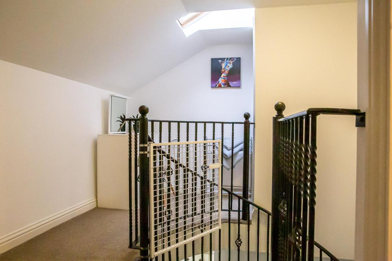 Stylish Modern Mews House In Central St Leonards Хейстингс Екстериор снимка