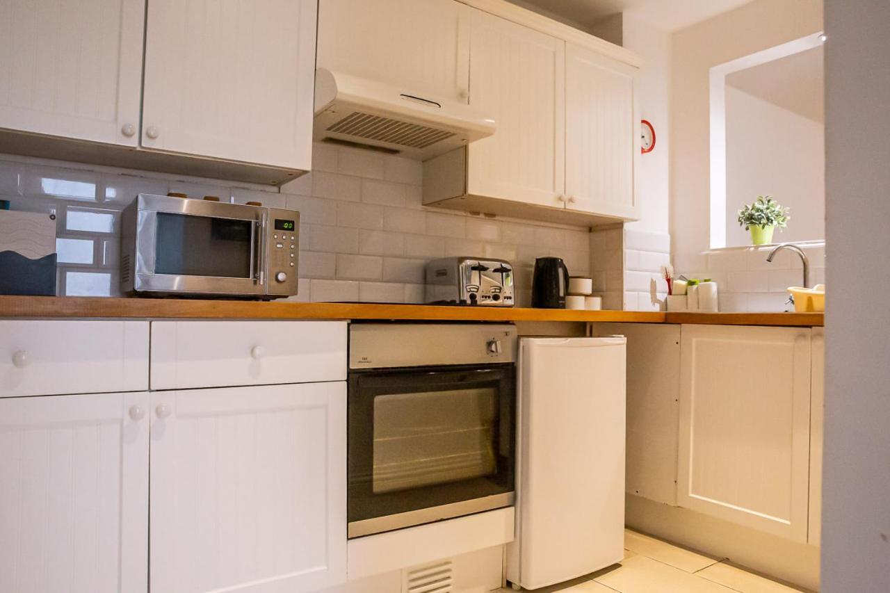 Stylish Modern Mews House In Central St Leonards Хейстингс Екстериор снимка